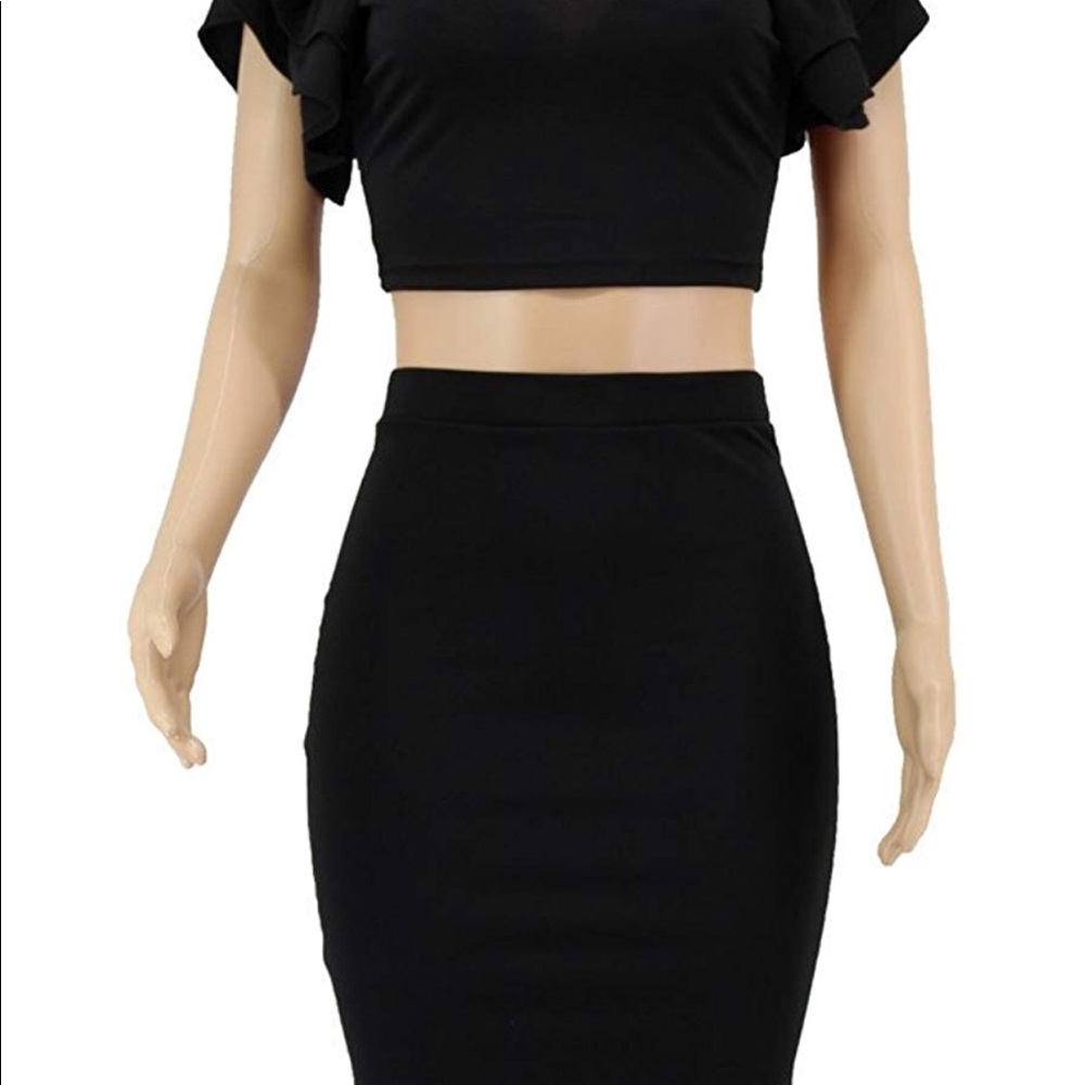 Two Piece Ruffle Skirt Set - Picture 4 of 4
